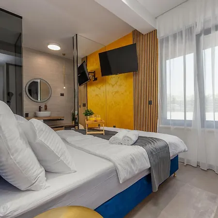 Stunning In With Outdoor Swimming Pool Zadar