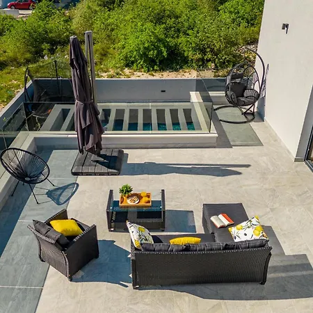 Stunning In With Outdoor Swimming Pool Zadar