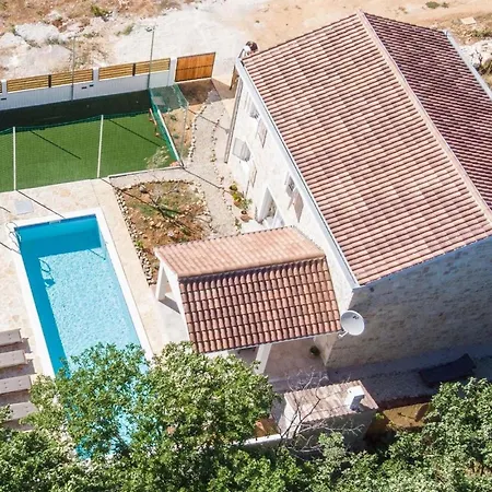 Aenona Hébergement de vacances *